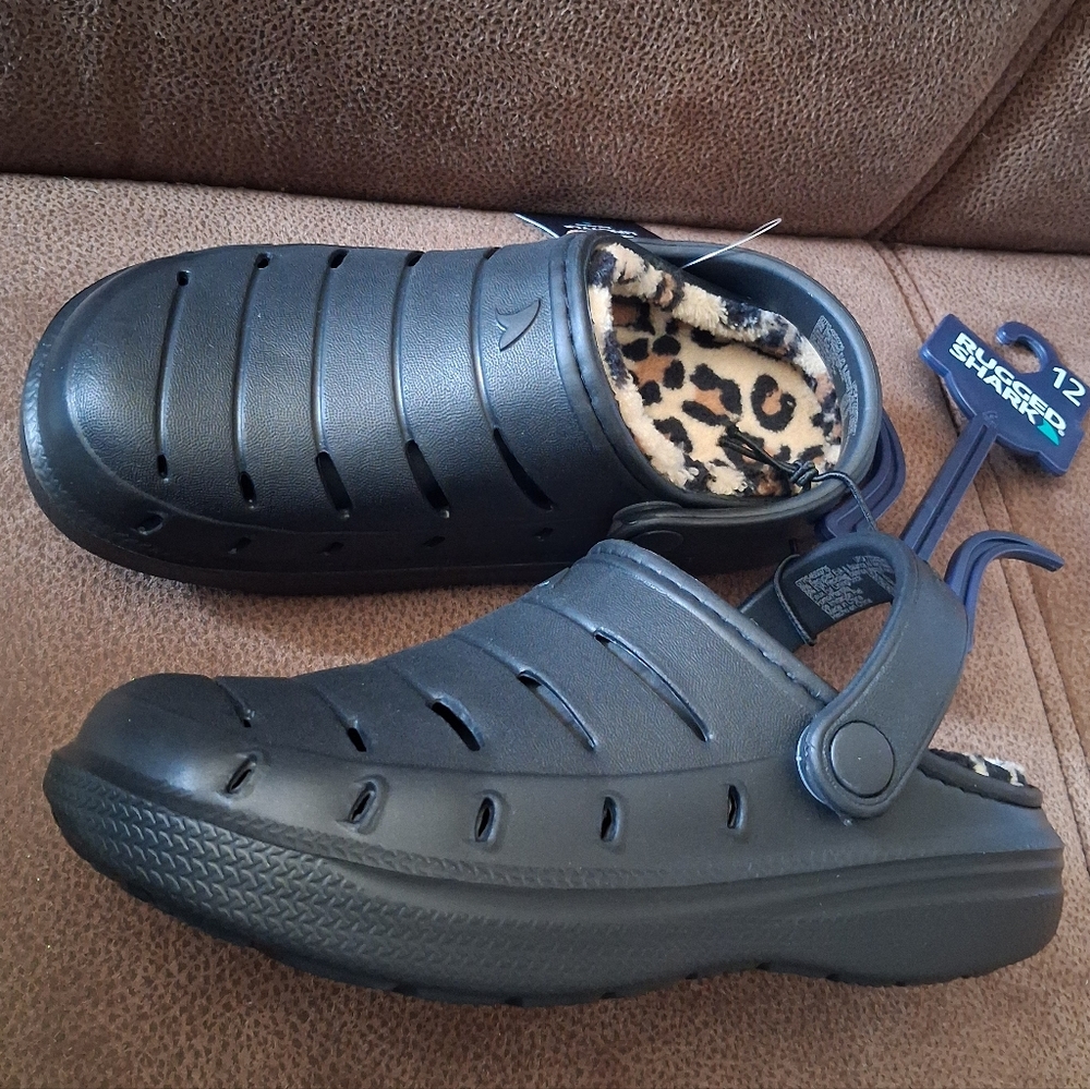 Rugged Shark Kids' Black Clog Slip-Ons With Leopard Print Faux Fur Size 12